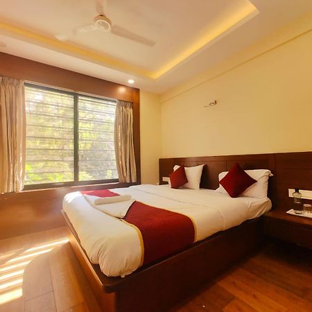 Sun Solitaire Pune Luaran gambar