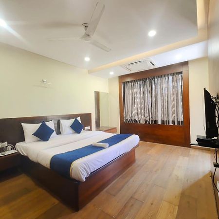 Sun Solitaire Pune Luaran gambar